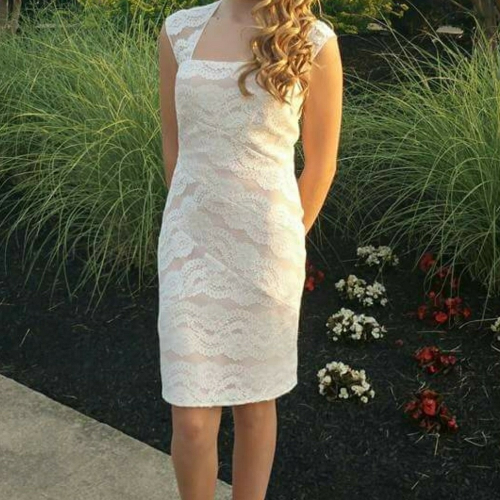 Elegant Lace Homecoming/formal Nightway dress